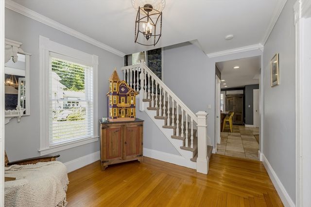 294 Wentworth Ave, Lowell, MA 01852