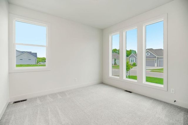 2037 SW Red Barn Lane, Lee's Summit, MO 64082