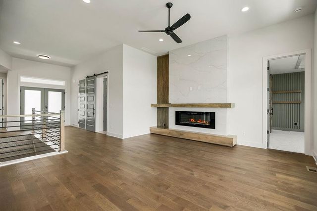 2037 SW Red Barn Lane, Lee's Summit, MO 64082