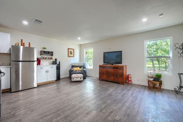 9613 County Road 4091, Scurry, TX 75158