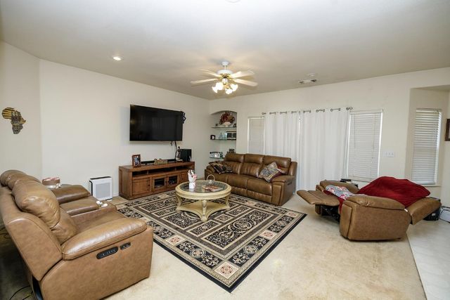 2889 E Doral Way, Turlock, CA 95382