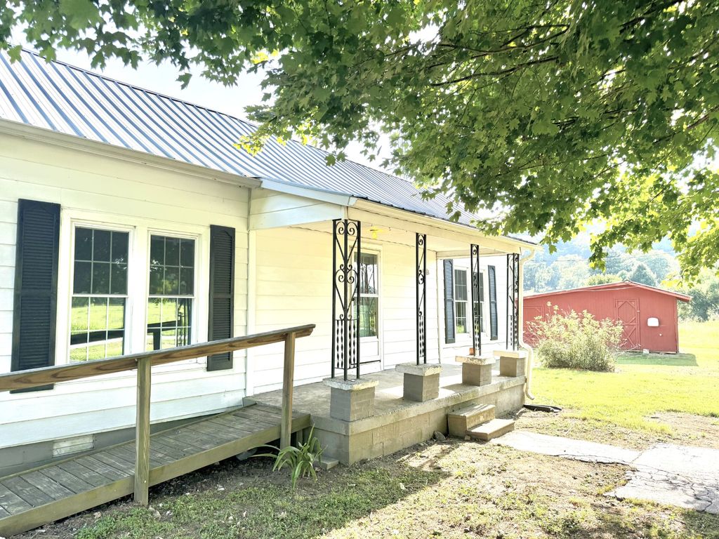 520 Pumpkin Branch Rd, Dixon Springs, TN 37057