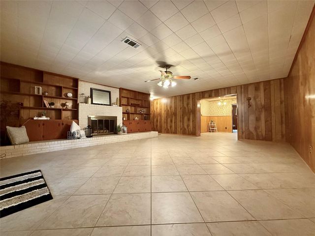 1140 Mitzi Street, Vidor, TX 77662