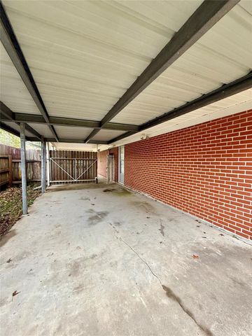 1140 Mitzi Street, Vidor, TX 77662