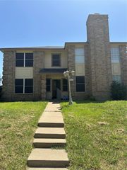 2071 Briarcliff Road, Lewisville, TX 75067