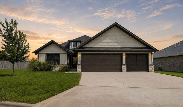 1205 W Denali Drive, Nixa, MO 65714