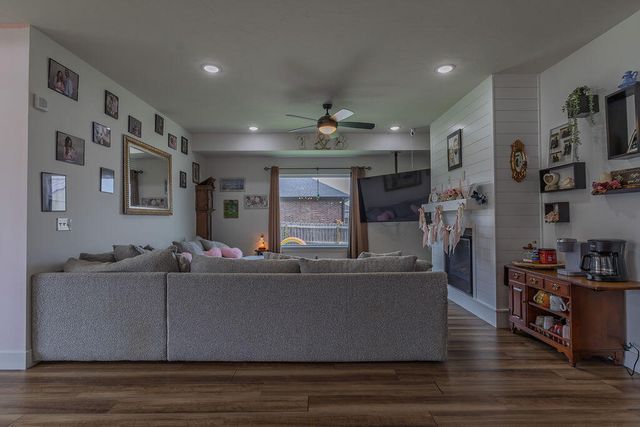 1205 W Denali Drive, Nixa, MO 65714