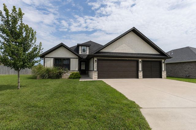 1205 W Denali Drive, Nixa, MO 65714