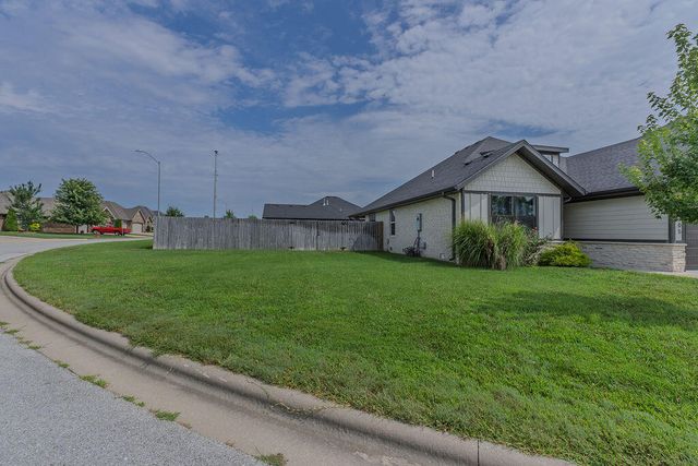 1205 W Denali Drive, Nixa, MO 65714