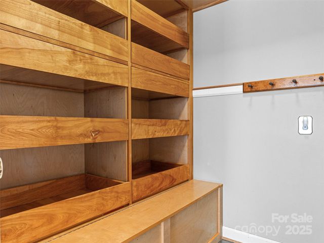 214 Blake Mountain Circle, Asheville, NC 28803