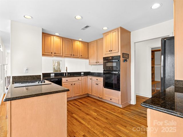 214 Blake Mountain Circle, Asheville, NC 28803