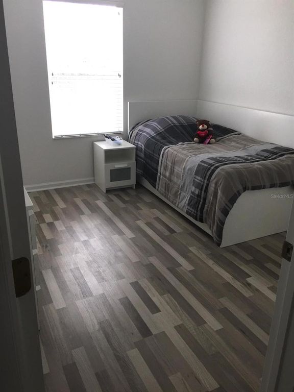 Image 11 of property listing at 2922 ASHLAND LANE S, Kissimmee, FL 34741