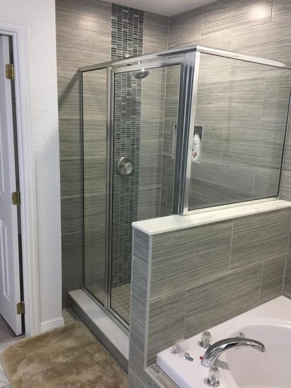 Image 13 of property listing at 2922 ASHLAND LANE S, Kissimmee, FL 34741