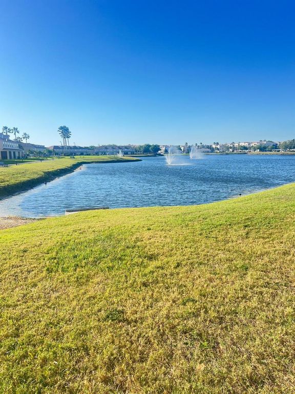 Image 15 of property listing at 2922 ASHLAND LANE S, Kissimmee, FL 34741