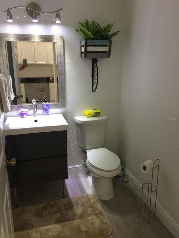 Image 8 of property listing at 2922 ASHLAND LANE S, Kissimmee, FL 34741