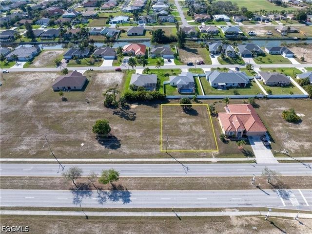 2128 Skyline BLVD, Cape Coral, FL 33991
