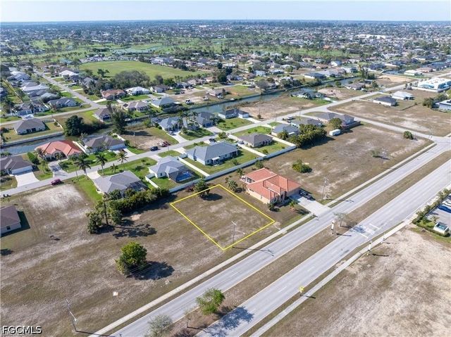 2128 Skyline BLVD, Cape Coral, FL 33991