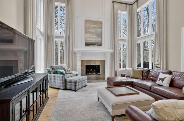 1867 Lincolnshire Drive, Rochester Hills, MI 48309