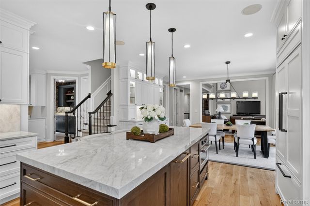 1867 Lincolnshire Drive, Rochester Hills, MI 48309