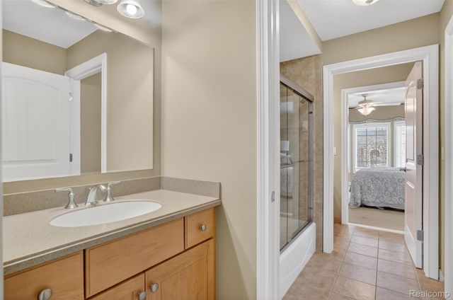 1867 Lincolnshire Drive, Rochester Hills, MI 48309