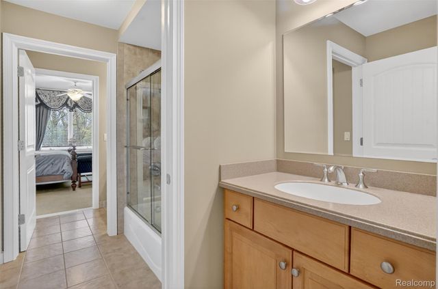1867 Lincolnshire Drive, Rochester Hills, MI 48309