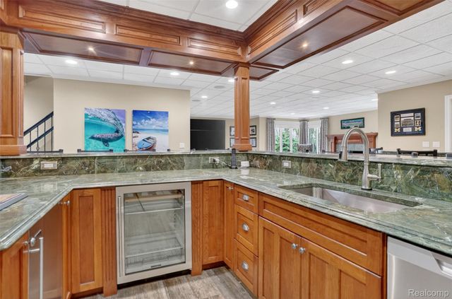 1867 Lincolnshire Drive, Rochester Hills, MI 48309