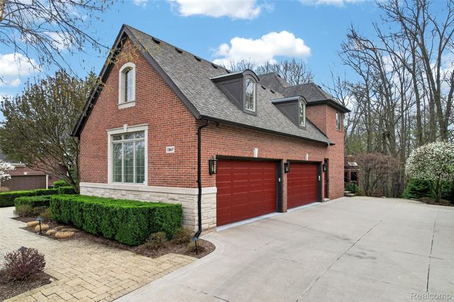 1867 Lincolnshire Drive, Rochester Hills, MI 48309