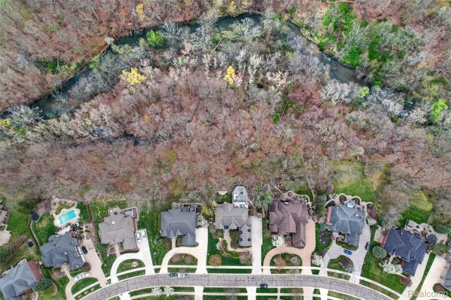 1867 Lincolnshire Drive, Rochester Hills, MI 48309