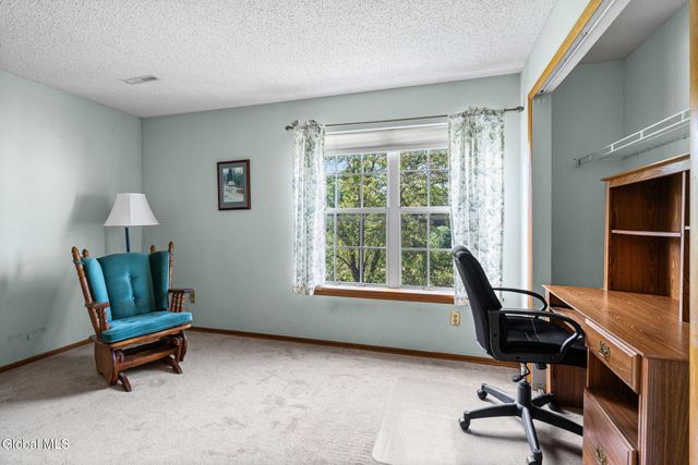 422 Hampton Place Boulevard, North Greenbush, NY 12180