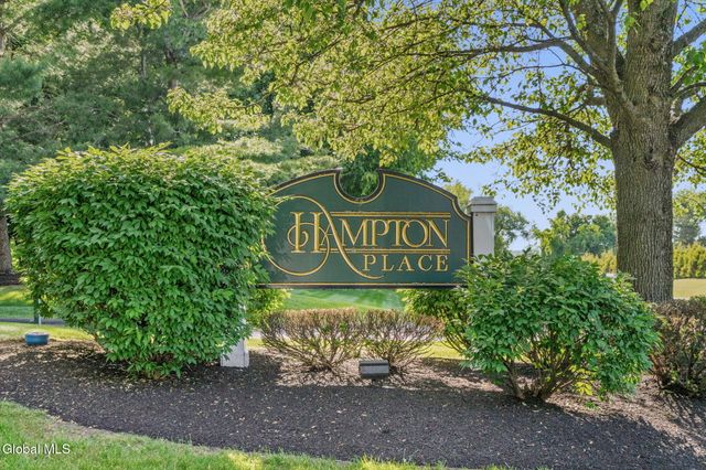 422 Hampton Place Boulevard, North Greenbush, NY 12180