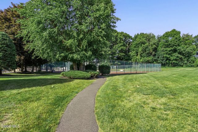 422 Hampton Place Boulevard, North Greenbush, NY 12180