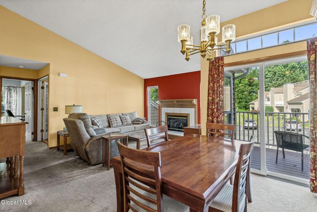 422 Hampton Place Boulevard, North Greenbush, NY 12180