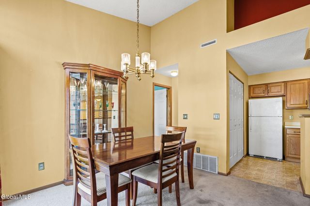 422 Hampton Place Boulevard, North Greenbush, NY 12180