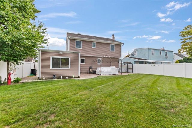 28 Lee Avenue, Bethpage, NY 11714