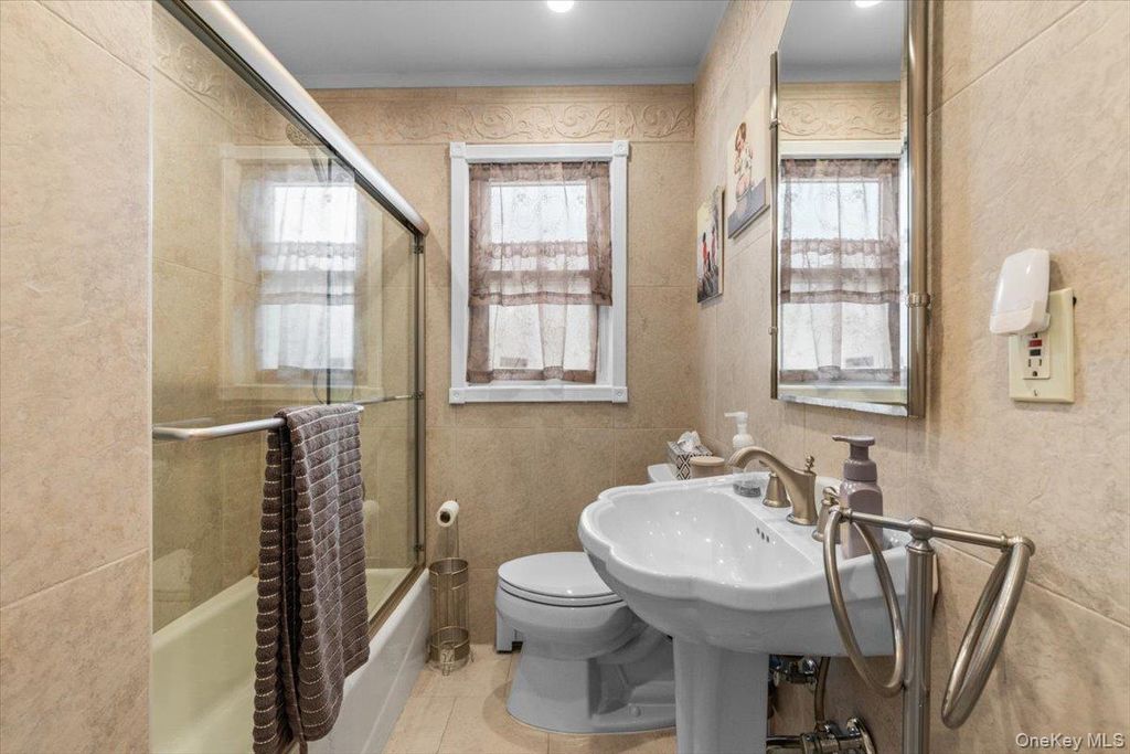 28 Lee Avenue, Bethpage, NY 11714 — photo 5