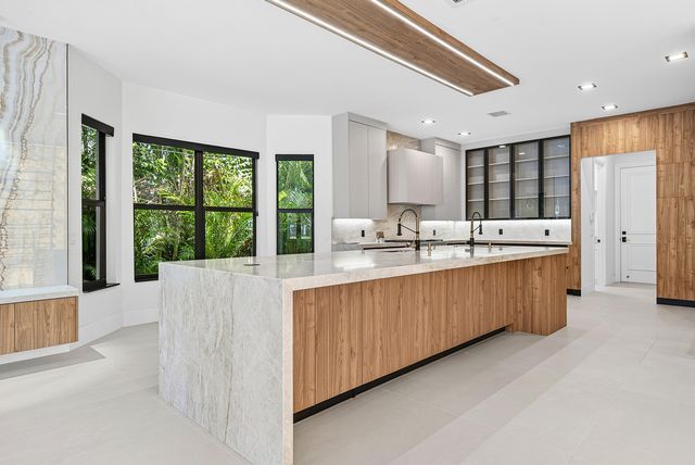 17585 Middlebrook Way, Boca Raton, FL 33496