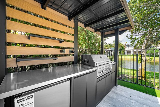 17585 Middlebrook Way, Boca Raton, FL 33496