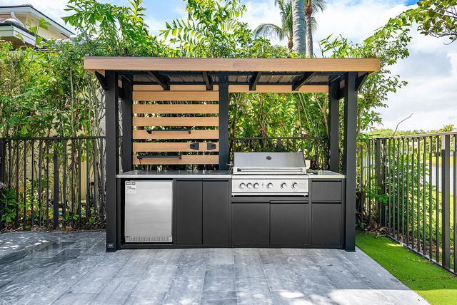 17585 Middlebrook Way, Boca Raton, FL 33496