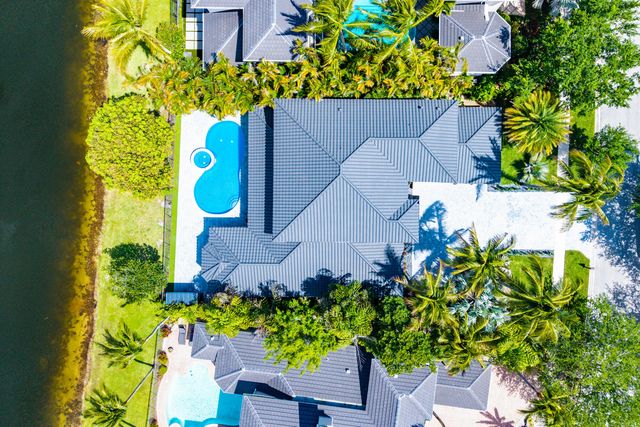 17585 Middlebrook Way, Boca Raton, FL 33496