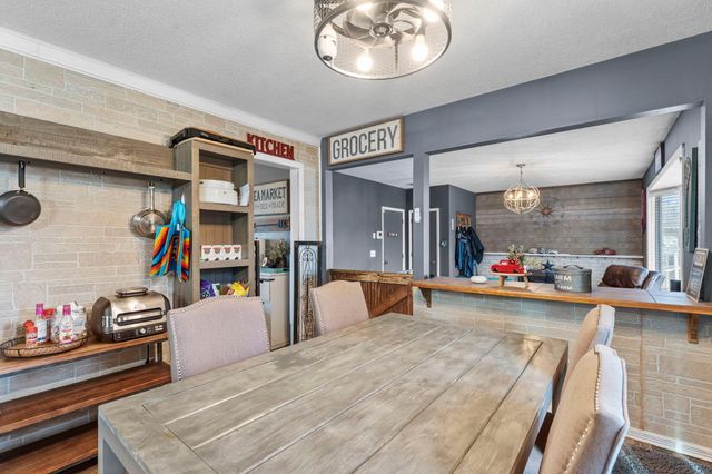 10239 Raven Street NW, Coon Rapids, MN 55433