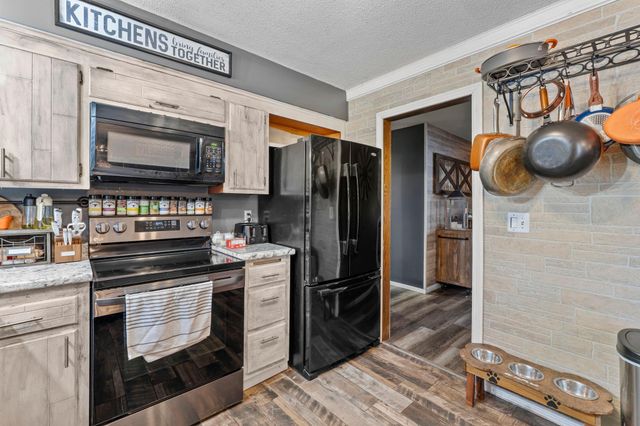 10239 Raven Street NW, Coon Rapids, MN 55433