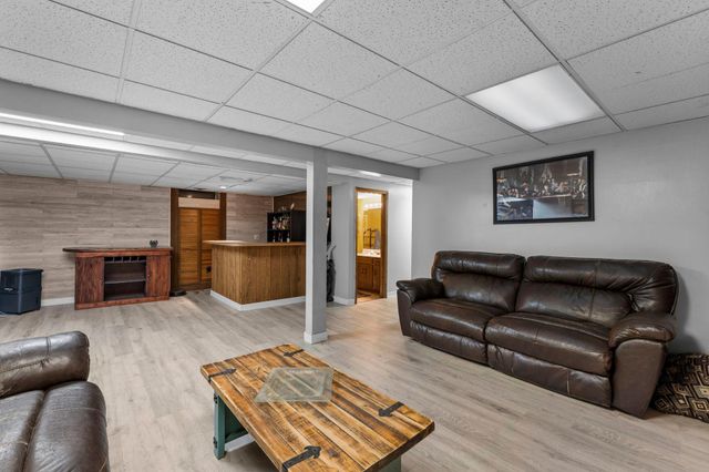 10239 Raven Street NW, Coon Rapids, MN 55433