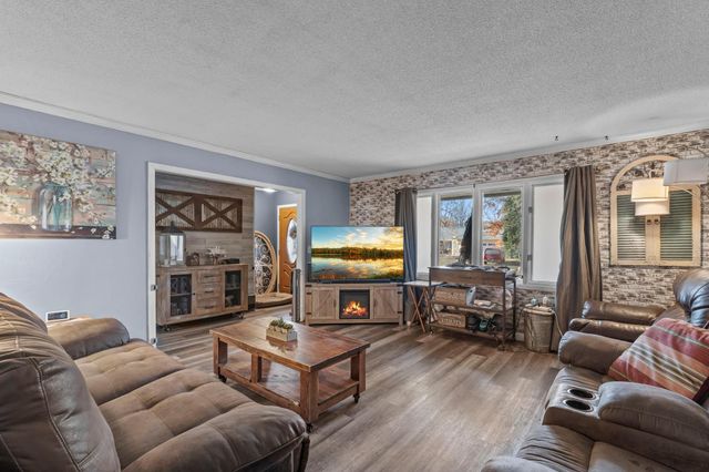 10239 Raven Street NW, Coon Rapids, MN 55433