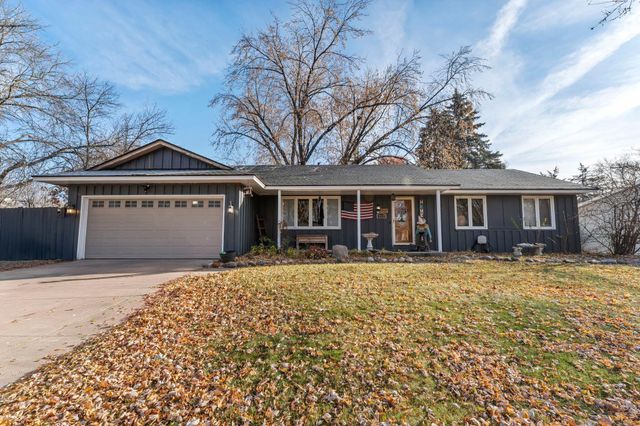 10239 Raven Street NW, Coon Rapids, MN 55433