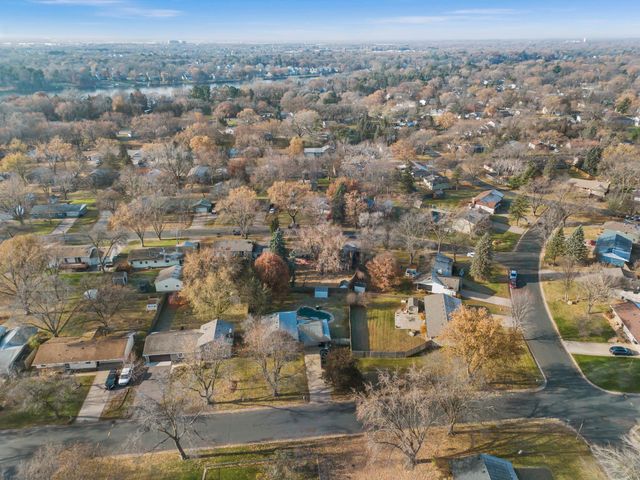 10239 Raven Street NW, Coon Rapids, MN 55433