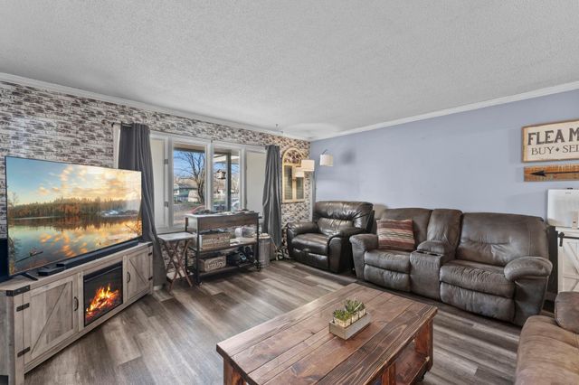 10239 Raven Street NW, Coon Rapids, MN 55433