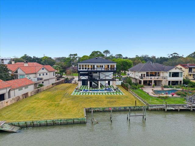 2522 Baycrest Drive, Houston, TX 77058