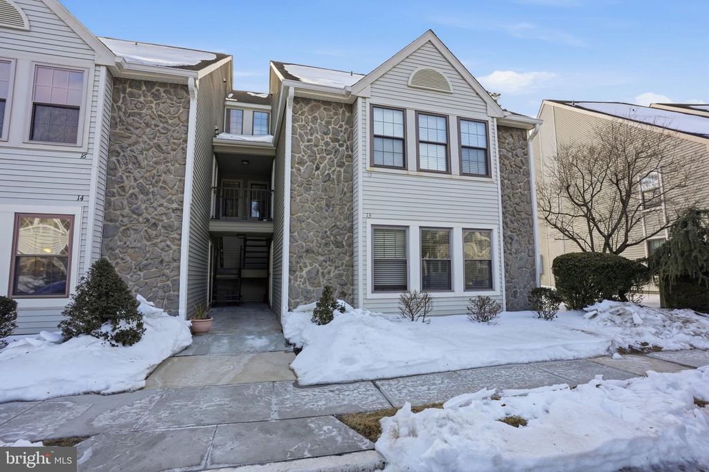 13 PROVINCETOWN DR, Marlton, NJ 08053