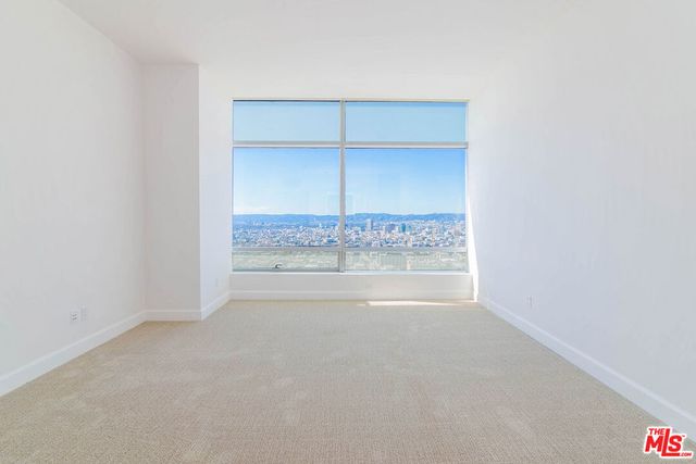 900 W Olympic Boulevard 28C, Los Angeles, CA 90015