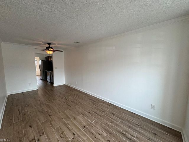 305 Nottaway CT, Chesapeake, VA 23320